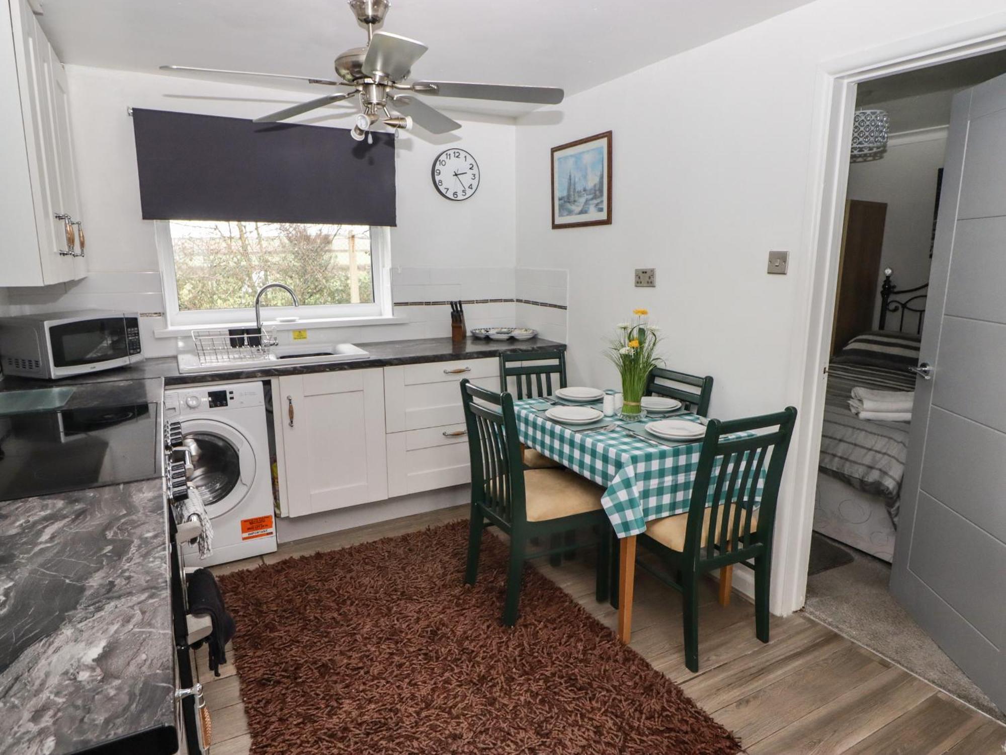 13 Gower Holiday Village สวอนซี ภายนอก รูปภาพ